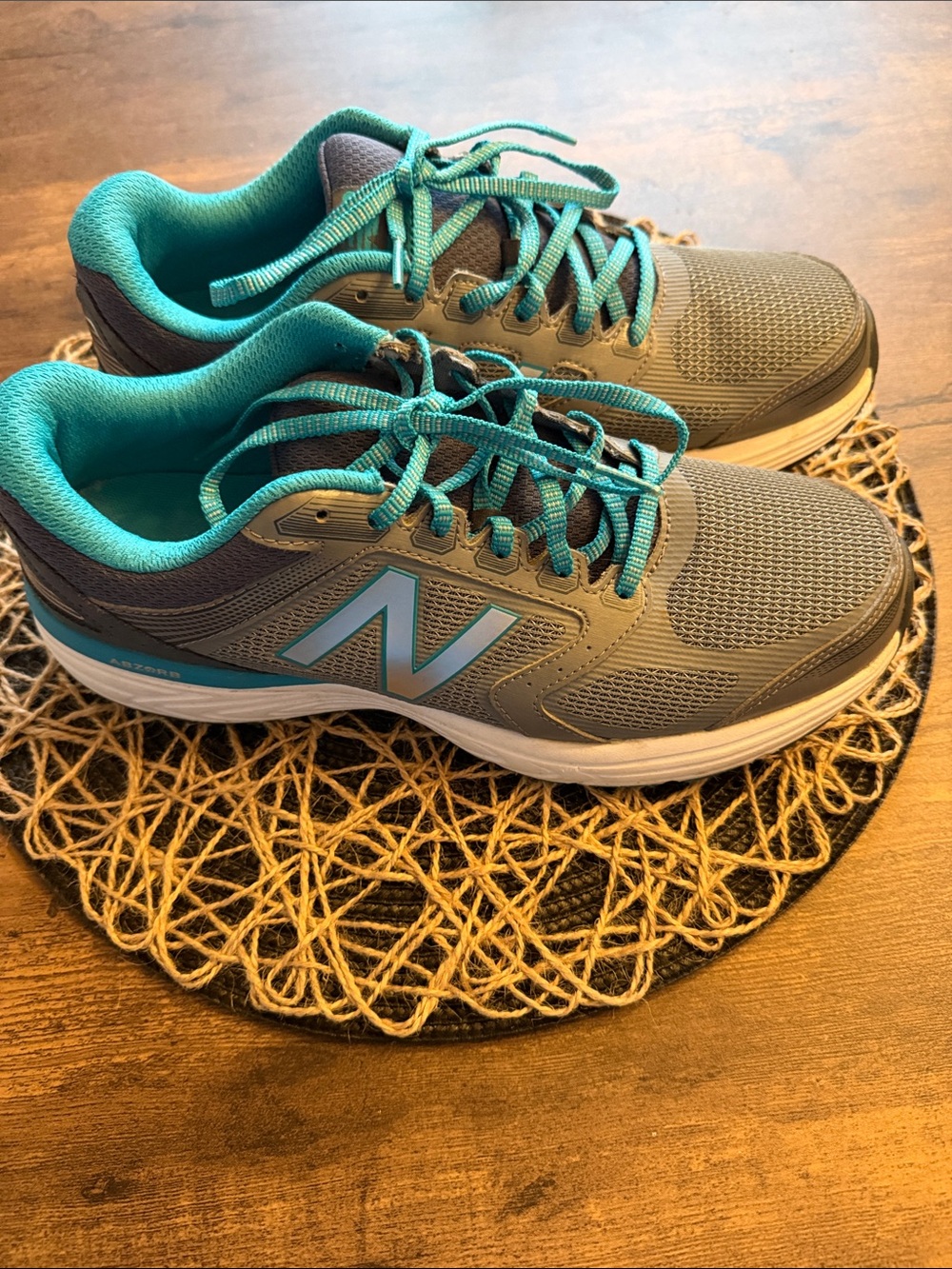 New Balance  560 v7 Women's Gray & Teal Athletic Running Shoes